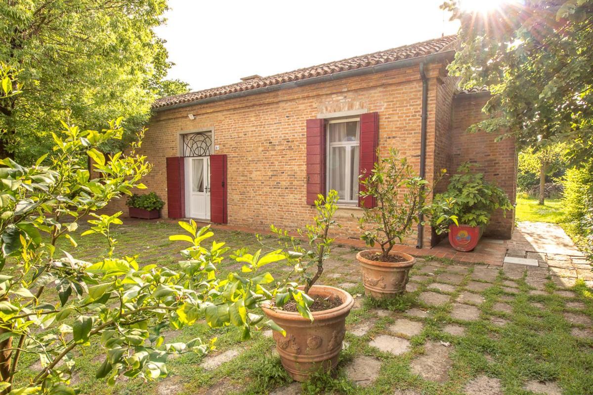 Splendido Casale Immerso Nella Natura Pozzonovo Exterior photo